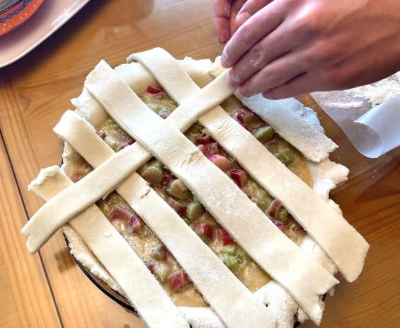 Weaving lattice top crust