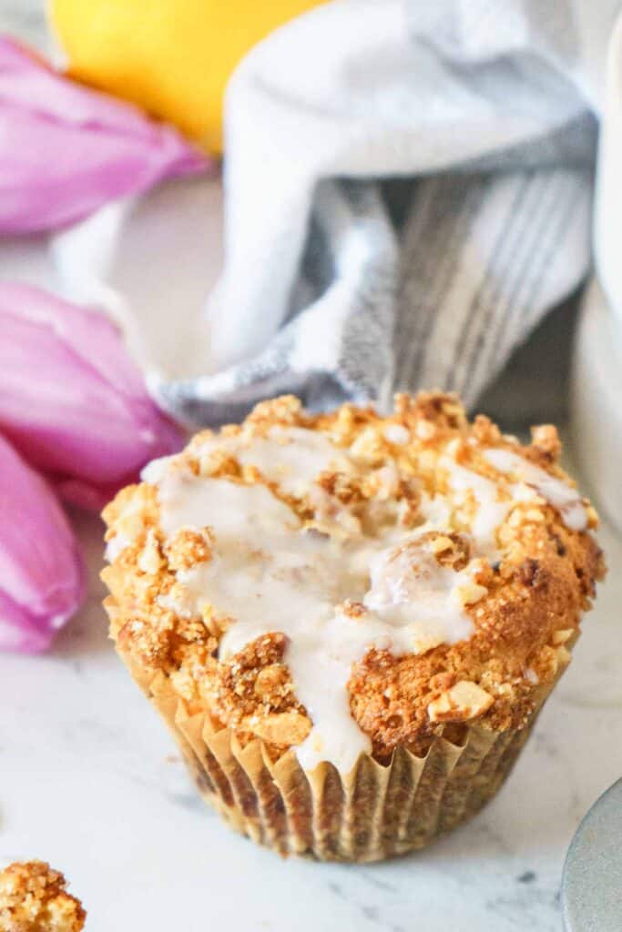 muffins with crumb topping