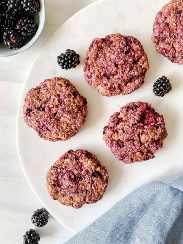 Blackberry oatmeal cookies