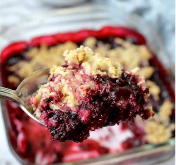 pan of blackberry crisp