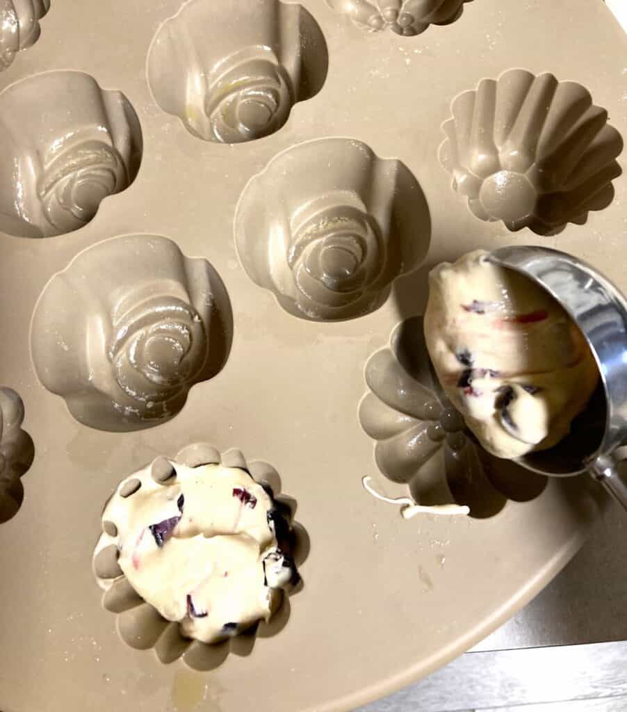 Muffin silicone baking pan